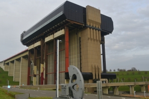 Strépy-Thieu hajóemelő Belgiumban