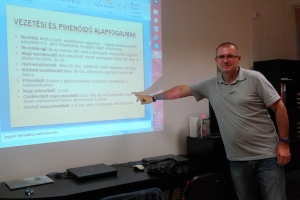 OKTATÁS, TOVÁBBKÉPZÉS, KIS ANDRÁS