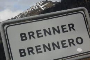 Átkelés a Brenner-hágón kamionnal